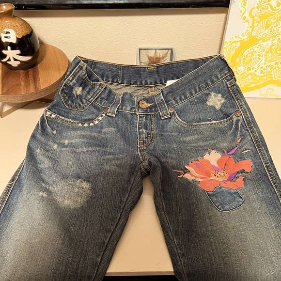 Levi's Denim - Levi’s jeans in size 7 M